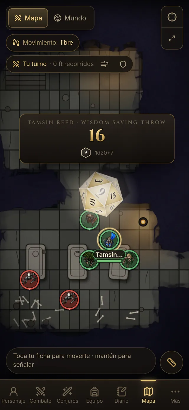 Un dado de veinte caras en 3D rodando sobre el mapa de batalla en un móvil, con la tarjeta del resultado: Tamsin Reed, salvación de Sabiduría, 16.