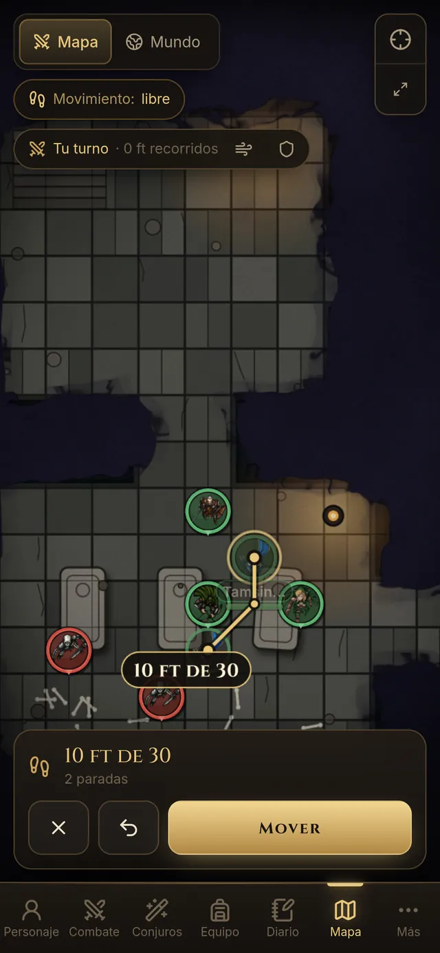 La pestaña Mapa en el móvil de un jugador remoto: una cripta bajo la niebla de guerra, las fichas pintadas del grupo, dos esqueletos y un camino de 10 pies con el botón Mover.